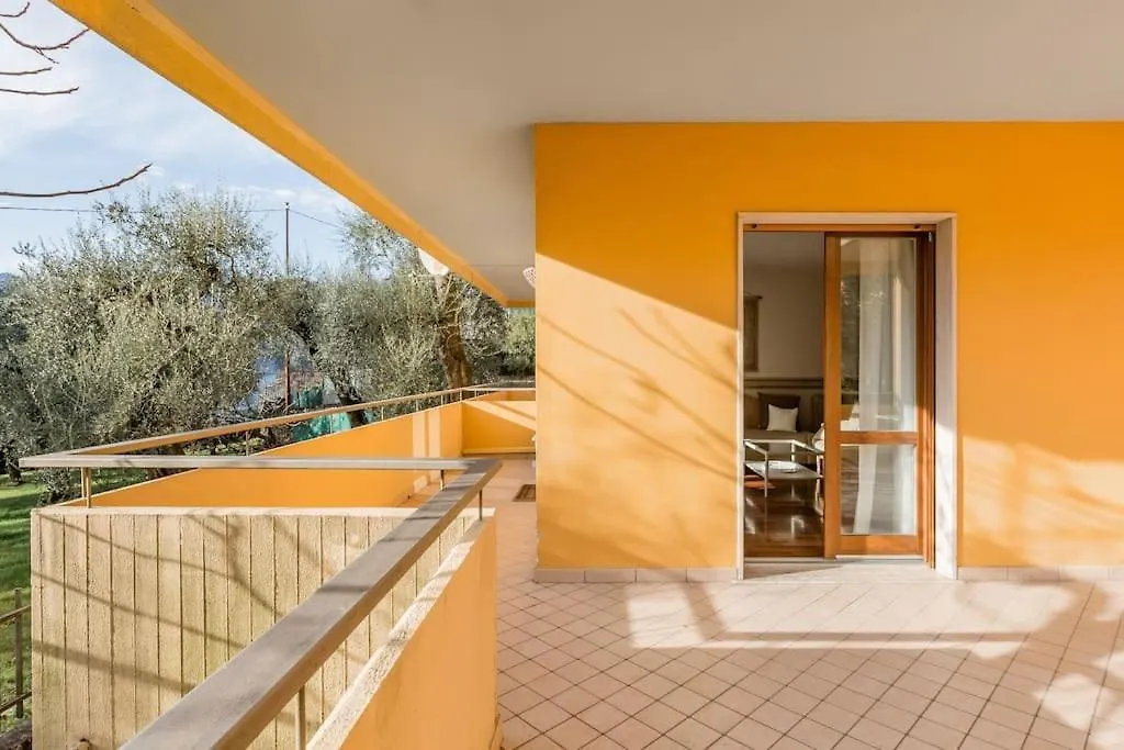 Spacious, Air Conditioner, Few Minutes To The Castle 말세진느 아파트