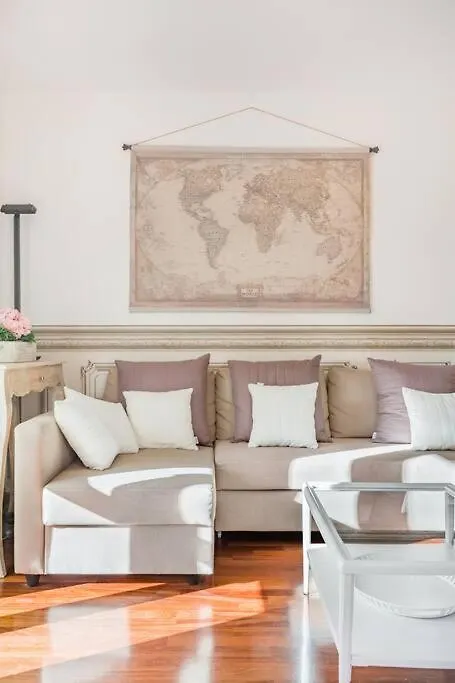 מאלצ'סינה Spacious, Air Conditioner, Few Minutes To The Castle דירה