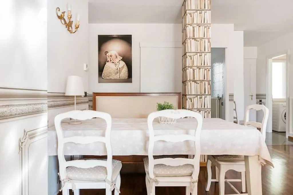 Apartman Spacious, Air Conditioner, Few Minutes To The Castle Malcesine Olaszország