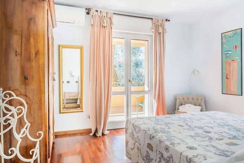 Spacious, Air Conditioner, Few Minutes To The Castle Malcesine 0*,