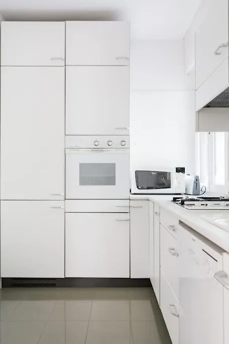 Spacious, Air Conditioner, Few Minutes To The Castle Malcesine