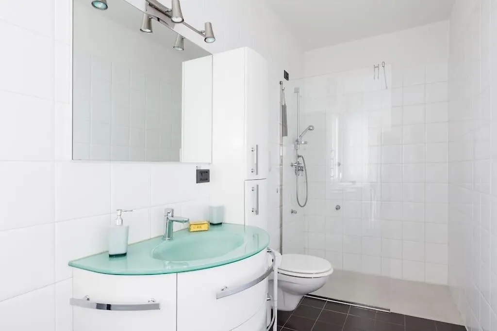 Spacious, Air Conditioner, Few Minutes To The Castle Malcesine