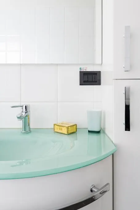 Spacious, Air Conditioner, Few Minutes To The Castle Malcesine
