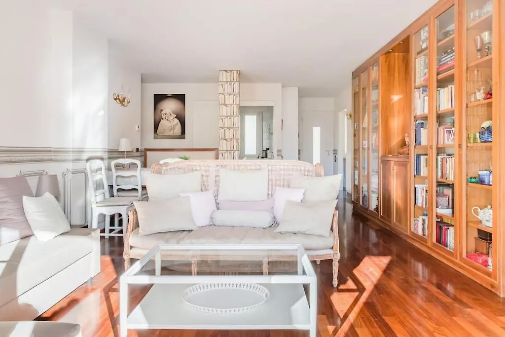 Spacious, Air Conditioner, Few Minutes To The Castle Malcesine